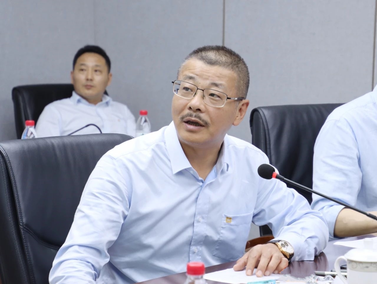 1705375859975089.jpg 新利在线平台学习贯彻海南省委八届四次全会精神 推动高质量发展2_副本_副本.jpg